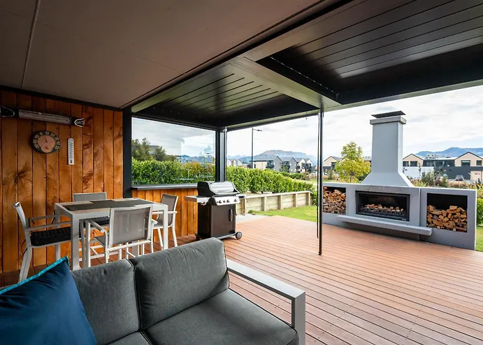 Brand New Escape - Outdoor Fire Wanaka