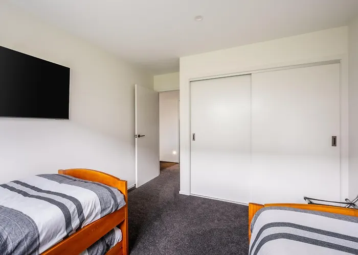 Brand New Escape - Outdoor Fire Wanaka